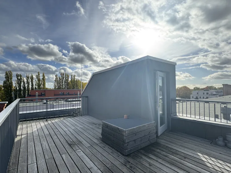 Dachterrasse inklusive: Helle 2-Zimmer-Wohnung mit Spreeblick — photo 1
